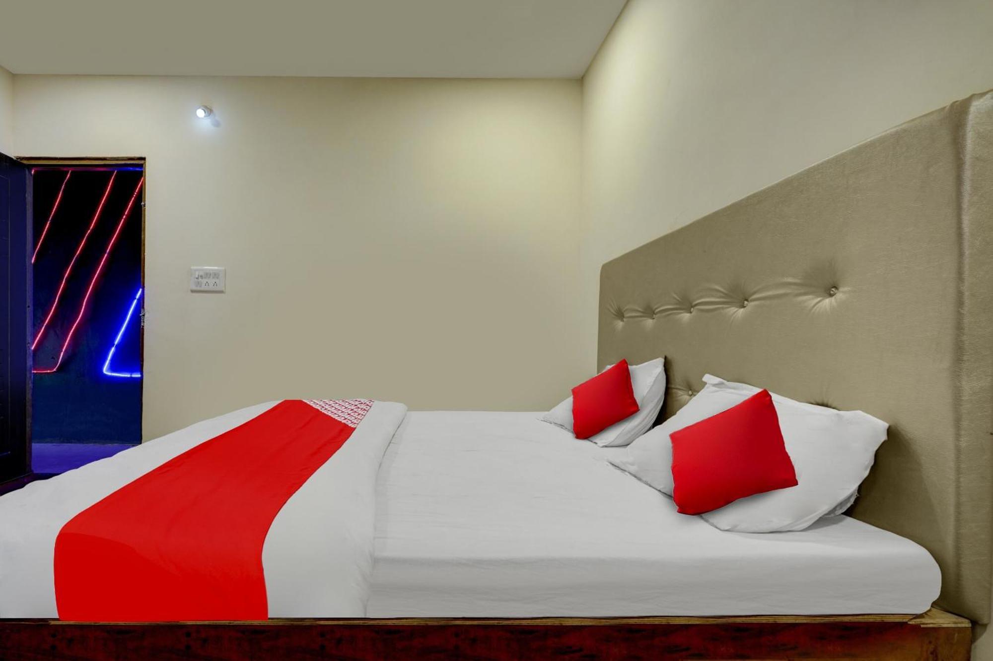 Oyo Flagship The Chirag Resort Bhandāra Exterior foto