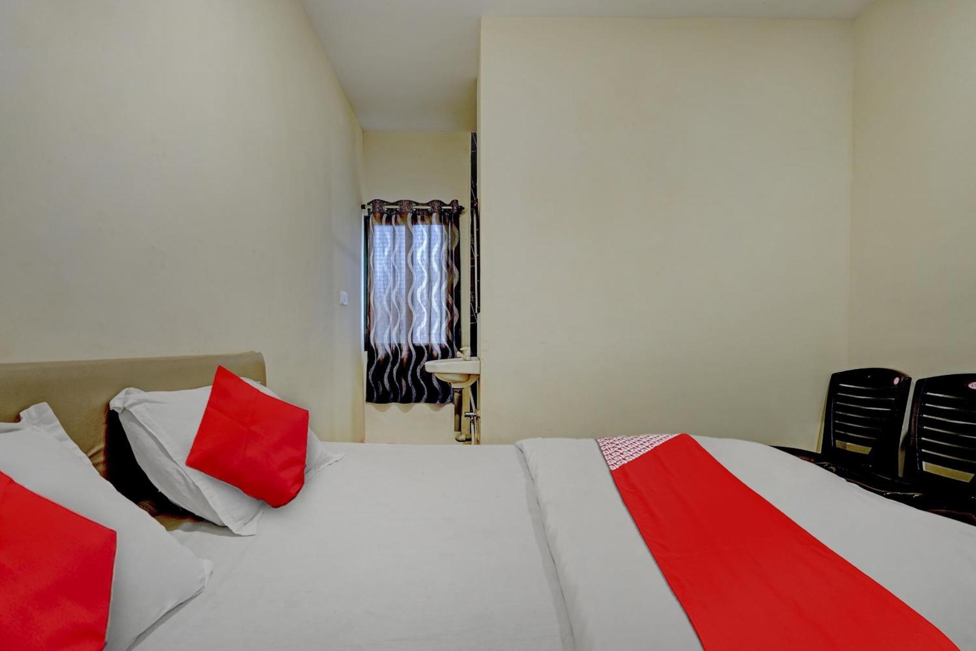 Oyo Flagship The Chirag Resort Bhandāra Exterior foto