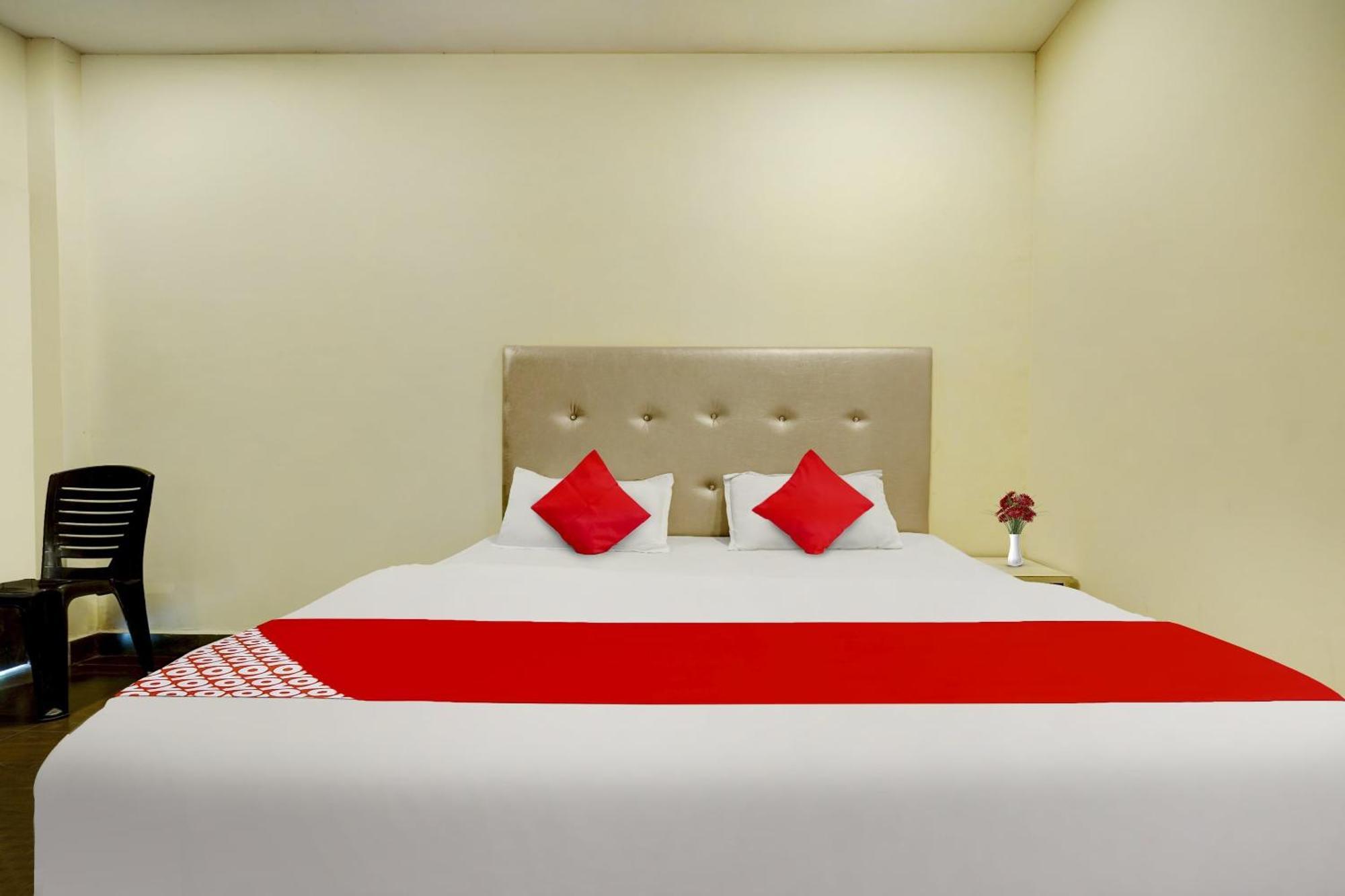 Oyo Flagship The Chirag Resort Bhandāra Exterior foto
