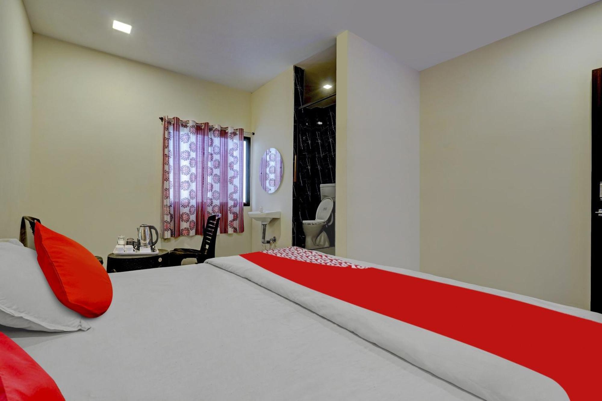 Oyo Flagship The Chirag Resort Bhandāra Exterior foto