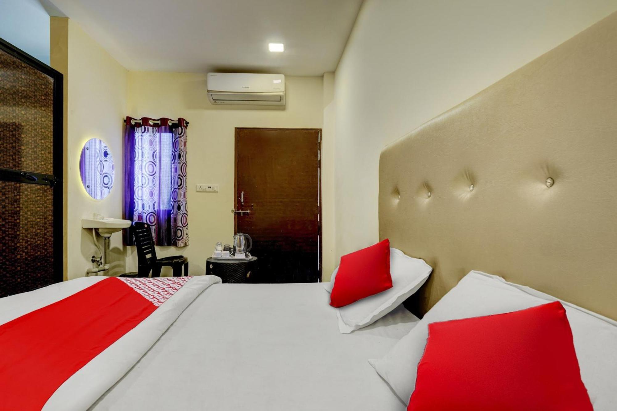 Oyo Flagship The Chirag Resort Bhandāra Exterior foto